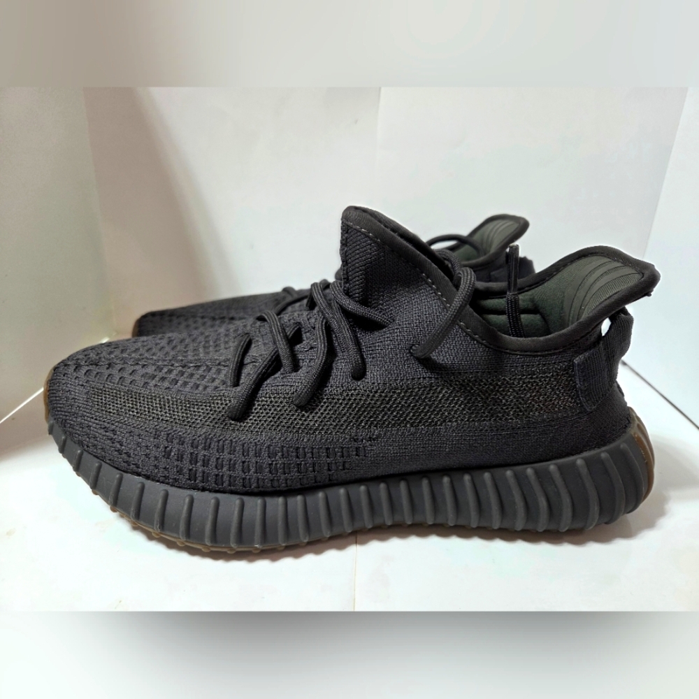 Yeezy Boost 350 V2 in Cinder Size 8½ Mens - FY4176